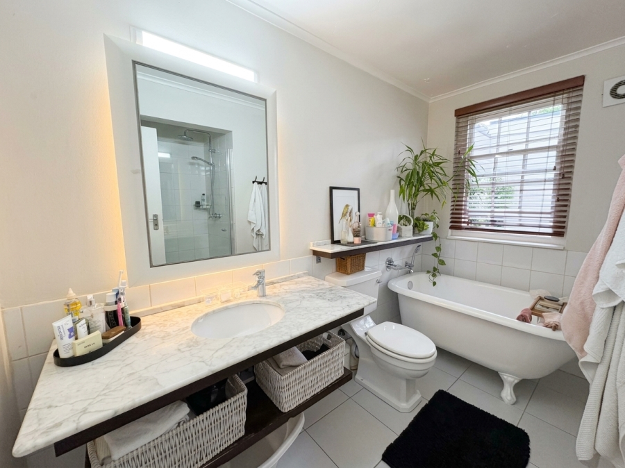 2 Bedroom Property for Sale in Harfield Village Western Cape